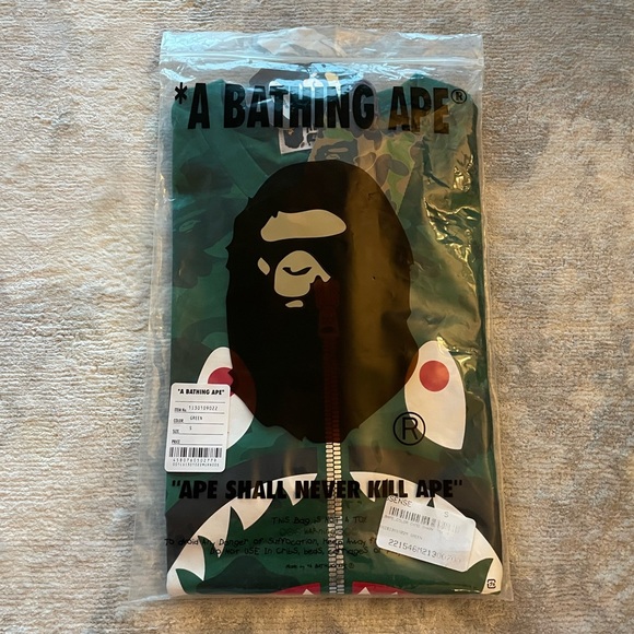 SOLD BAPE Green Camo Shark T-Shirt - Picture 10 of 11